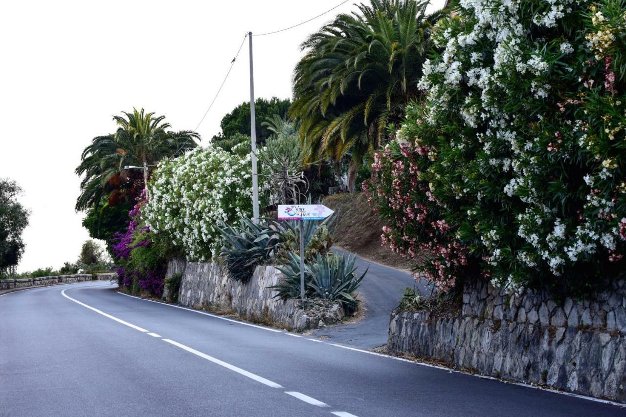 Agriturismo Un Mare Di Fiori Villa Ventimiglia Exterior photo