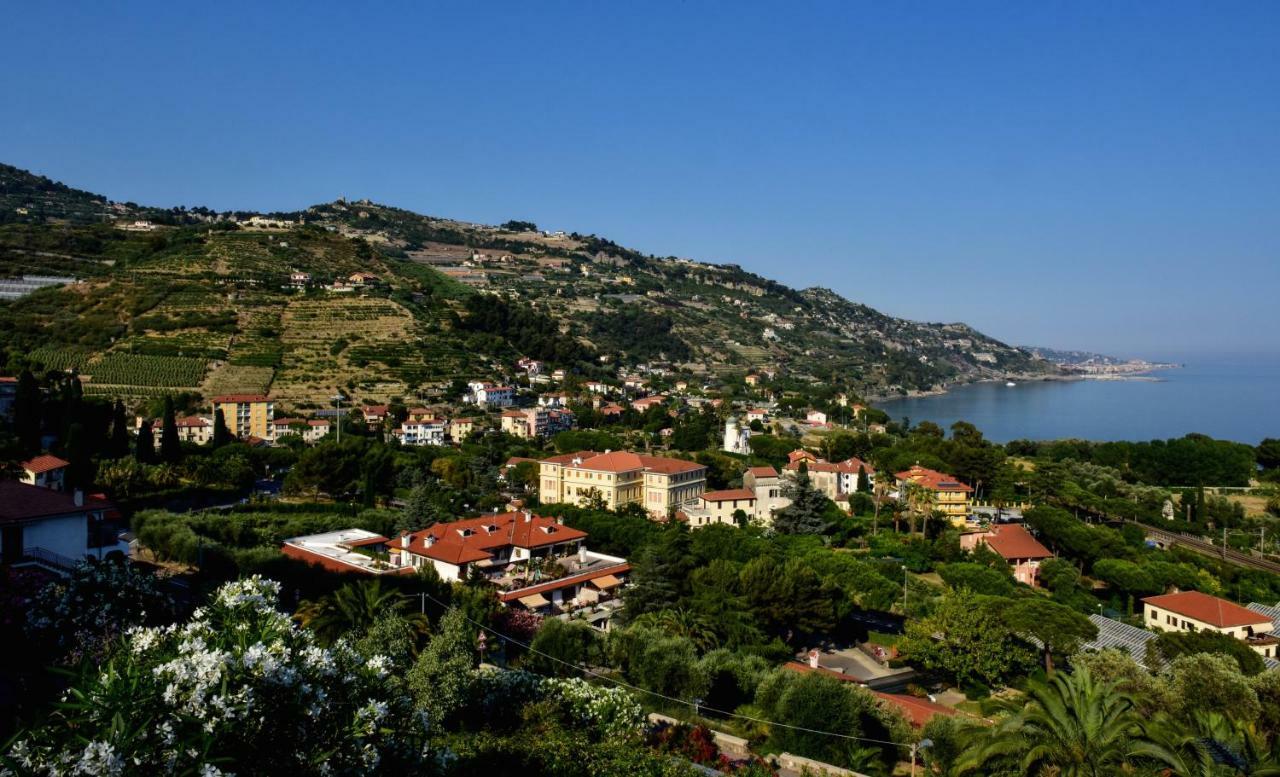 Agriturismo Un Mare Di Fiori Villa Ventimiglia Exterior photo